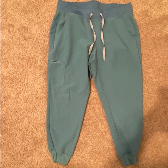 Figs Hydrogreen Scrub Set - Picture 2 of 4